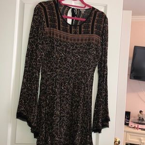 Bell sleeved dress